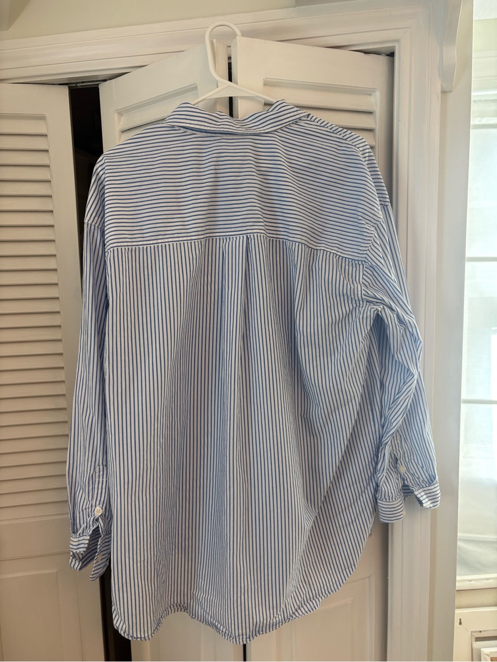 Universal Thread Oversized Long Sleeve Button Down Blue Striped Size Large - Picture 5 of 6